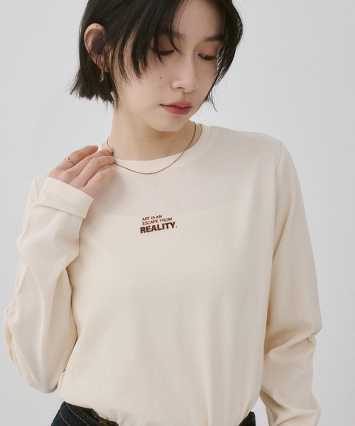 hunch(ハンチ)の「フロッキー ロゴ 長袖Tシャツ(Tシャツ/カットソー・レディース・ベージュ/オフホワイト/チャコール・FREE)」の11枚目の写真