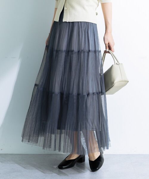 Green　Parks（グリーンパークス）の「チュールプリーツティアードスカート（スカート・レディース・ブラック/オフホワイト/グレー・FREE）」の3枚目の写真