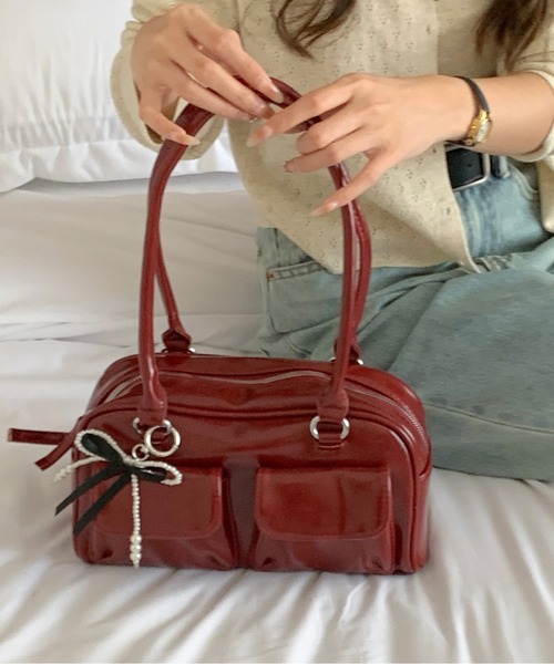 FINEnough(ファインナフ)の「アウトポケットミニボストンバッグ(ショルダーバッグ・レディース・シルバー/ブラック/ブラウン/レッド・FREE)」の10枚目の写真