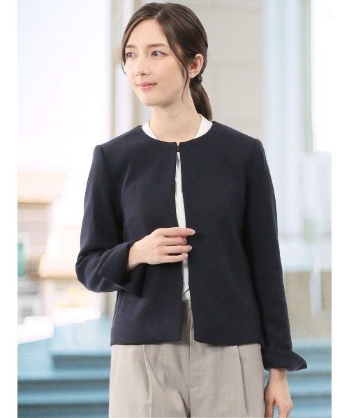 m.f.editorial(エムエフエディトリアル)の「【ストレッチ セレモニー ハレの日】m.f.エディトリアルレディース スラブシャーク ノーカラージャケット(スーツジャケット・レディース・ネイビー/グレー・X-LARGE/LARGE/MEDIUM)」の2枚目の写真