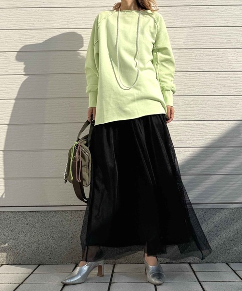 Q(キュー)の「ボートネックラグラン裏毛スウェット(スウェット・レディース・チャコールグレー/ライム・MEDIUM)」の16枚目の写真