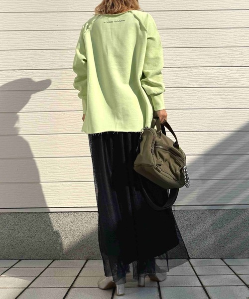 Q(キュー)の「ボートネックラグラン裏毛スウェット(スウェット・レディース・チャコールグレー/ライム・MEDIUM)」の14枚目の写真