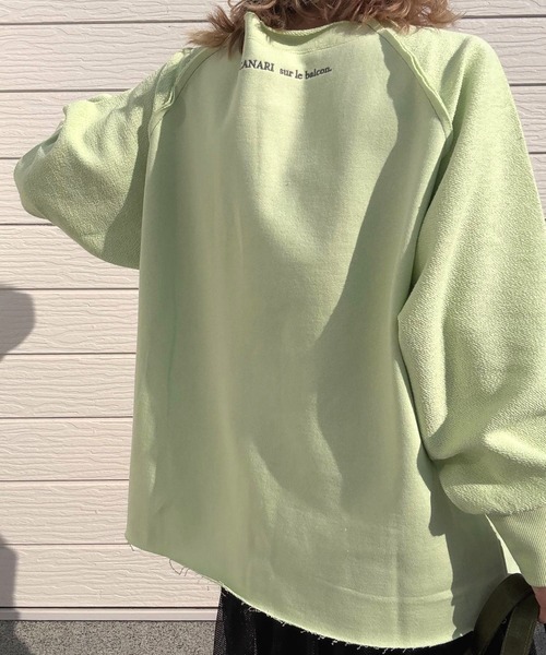 Q(キュー)の「ボートネックラグラン裏毛スウェット(スウェット・レディース・チャコールグレー/ライム・MEDIUM)」の21枚目の写真