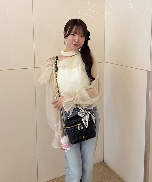 one after another NICE CLAUP（ワンアフターアナザーナイスクラップ）の「2WAYワンショルブラウス（シャツ/ブラウス・レディース・ミント/ピンクベージュ/ブラック/ドット/イエロー系その他/アイボリー・FREE）」の22枚目の写真