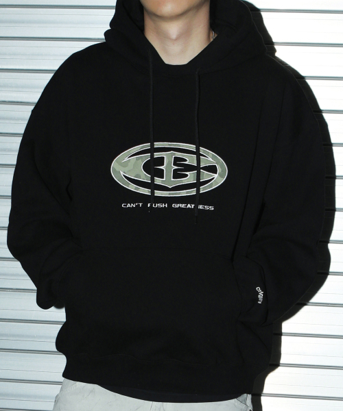 CRIGUN(クリガン)の「CAMO APPLIQUE HOODIE BLACK(パーカー・レディース・ブラック・MEDIUM/LARGE/X-LARGE/XX-LARGE)」の1枚目の写真