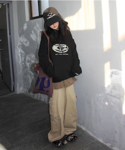 CRIGUN(クリガン)の「CAMO APPLIQUE HOODIE BLACK(パーカー・レディース・ブラック・MEDIUM/LARGE/X-LARGE/XX-LARGE)」の4枚目の写真