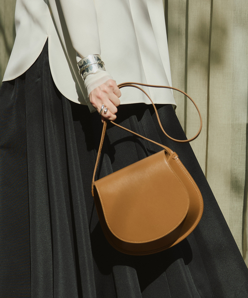 VERMEIL par iena（ヴェルメイユパーイエナ）の「SALCE サルチェ DEVA SMALL W23xH20xD6.5cm 4461250008（ショルダーバッグ・レディース・ブラウン・FREE）」の4枚目の写真