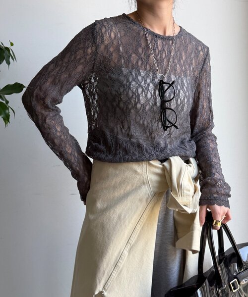 DouDou（ドゥドゥ）の「【WEB限定】レースサイドタックプルオーバー（Tシャツ/カットソー・レディース・ブラック/アイボリー/チャコールグレー・FREE）」の3枚目の写真