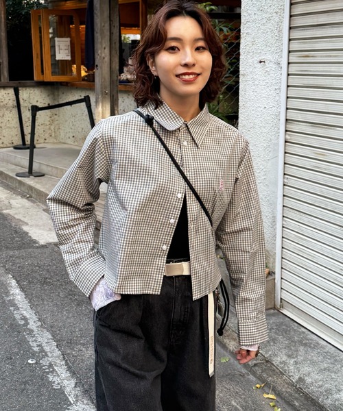 DOUBLE NAME（ダブルネーム）の「【m:rex】ミニ恐竜ワッペンショート丈チェックシャツ（シャツ/ブラウス・レディース・ピンク/ホワイト・FREE）」の5枚目の写真