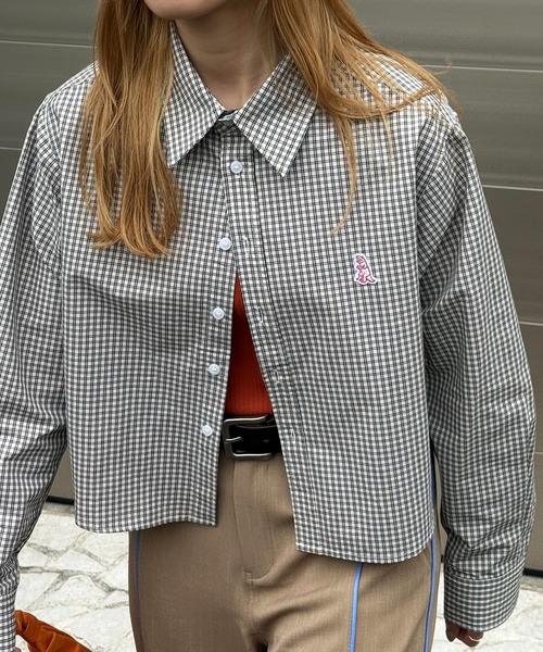 DOUBLE NAME（ダブルネーム）の「【m:rex】ミニ恐竜ワッペンショート丈チェックシャツ（シャツ/ブラウス・レディース・ピンク/ホワイト・FREE）」の8枚目の写真