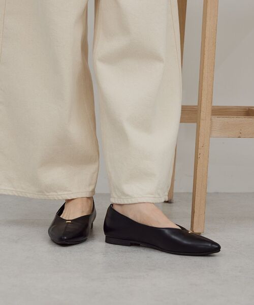 AMERICAN HOLIC（アメリカンホリック）の「【整履き】フラットパンプス（パンプス・レディース・ベージュ/ブラック/シルバー・M/L/S）」の21枚目の写真