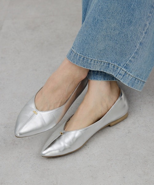 AMERICAN HOLIC（アメリカンホリック）の「【整履き】フラットパンプス（パンプス・レディース・ベージュ/ブラック/シルバー・S/L/M）」の3枚目の写真