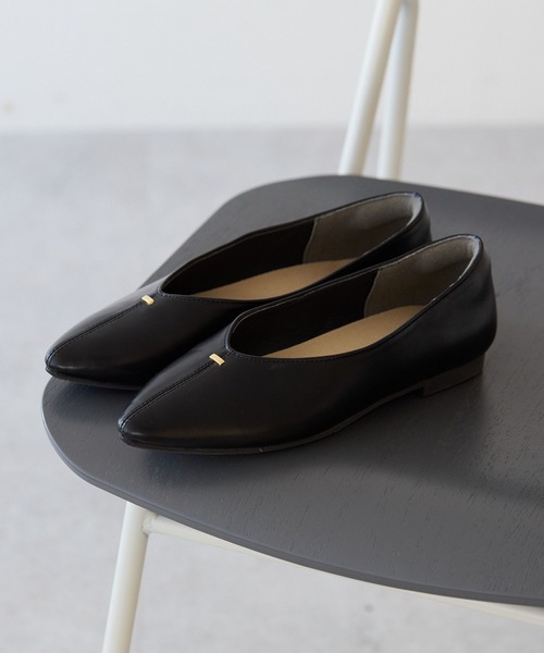 AMERICAN HOLIC（アメリカンホリック）の「【整履き】フラットパンプス（パンプス・レディース・ベージュ/ブラック/シルバー・S/L/M）」の2枚目の写真