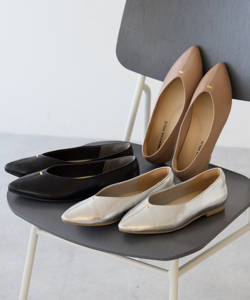 AMERICAN HOLIC（アメリカンホリック）の「【整履き】フラットパンプス（パンプス・レディース・ベージュ/ブラック/シルバー・M/L/S）」の4枚目の写真