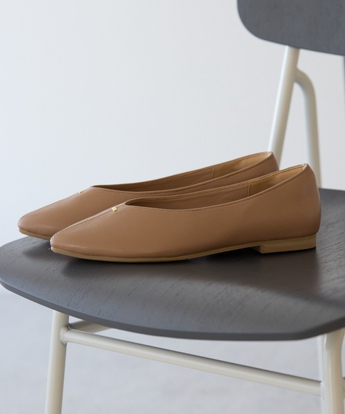 AMERICAN HOLIC（アメリカンホリック）の「【整履き】フラットパンプス（パンプス・レディース・ベージュ/ブラック/シルバー・M/L/S）」の7枚目の写真