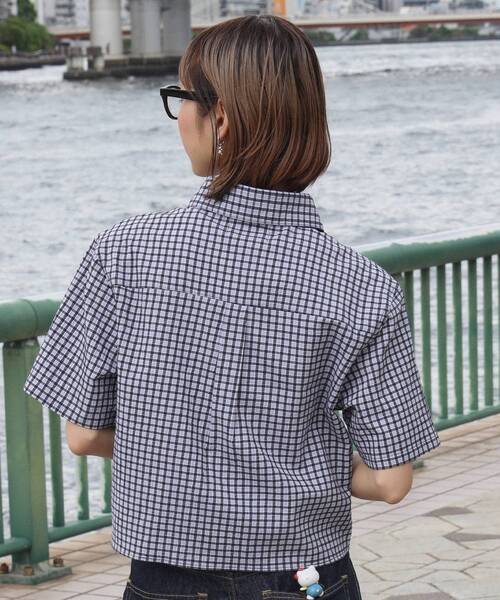 FFEIN(フェイン)の「【FFEIN(フェイン)】ショート丈ボックスチェック半袖シャツ / レディース シャツ 半袖 チェック シアーシンプル ワンポイント ピス(シャツ/ブラウス・レディース・ブルー/ホワイト/ブラック・FREE)」の11枚目の写真