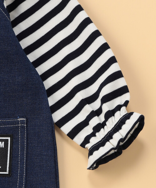 COMME CA ISM（コムサイズム）の「デニムライクストレッチ 肩フリル フェイクレイヤードツーウェイオール（ロンパース・キッズ・ブルー・60-80cm）」の4枚目の写真