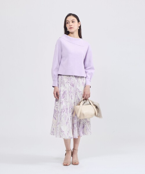 EPOCA（エポカ）の「【La maglia】 アシンメトリーカラーニット（ニット/セーター・レディース・パープル系その他4/ネイビー/オフホワイト・40）」の9枚目の写真