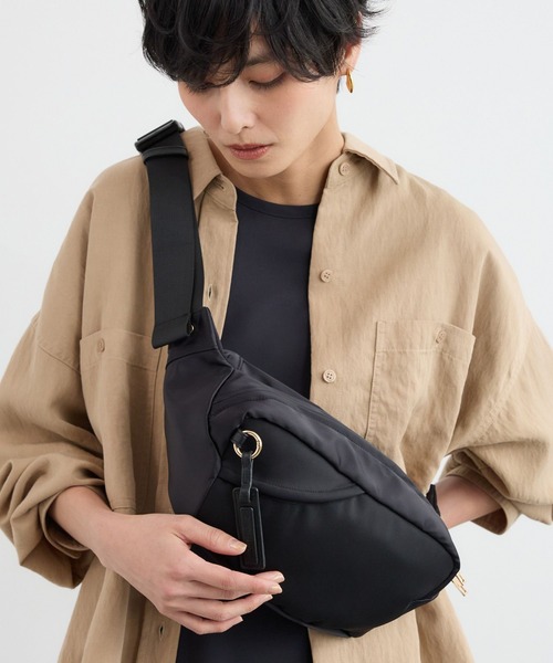 BARNYARDSTORM（バンヤードストーム）の「BARNYARDSTORM / キレイめマルチボディバッグ（ボディバッグ/ウエストポーチ・レディース・ブラック・FREE）」の2枚目の写真