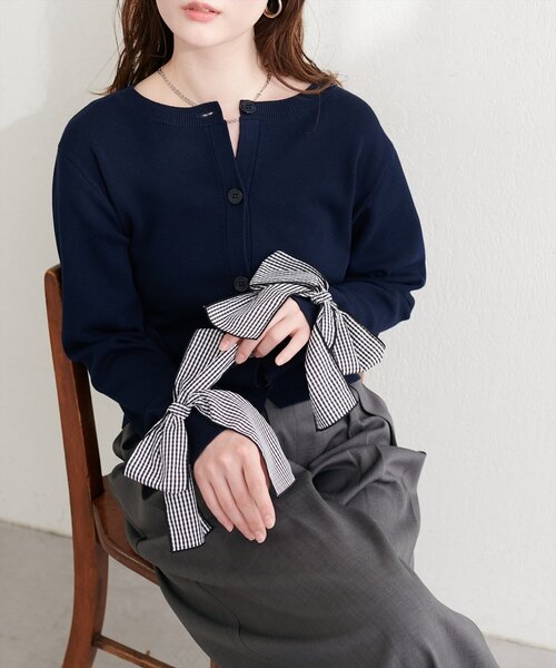 natural couture(ナチュラルクチュール)の「長さ変えられる袖口リボンカーディガン(カーディガン/ボレロ・レディース・その他1/ネイビー/ベージュ/オフホワイト・FREE)」の5枚目の写真