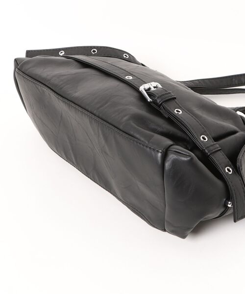 Chikashitsu +（チカシツプラス）の「【Chikashitsu +】vintage belt shoulder bag / 【チカシツプラス】ヴィンテージベルトショルダーバッグ（ショルダーバッグ・メンズ・ブラック・ONE SIZE）」の2枚目の写真