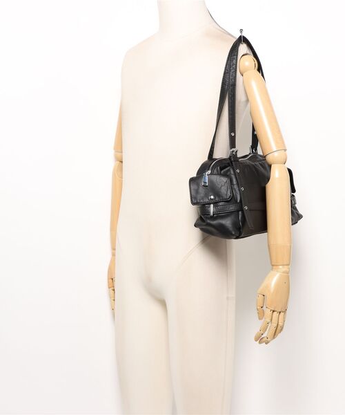 Chikashitsu +（チカシツプラス）の「【Chikashitsu +】vintage belt shoulder bag / 【チカシツプラス】ヴィンテージベルトショルダーバッグ（ショルダーバッグ・メンズ・ブラック・ONE SIZE）」の4枚目の写真