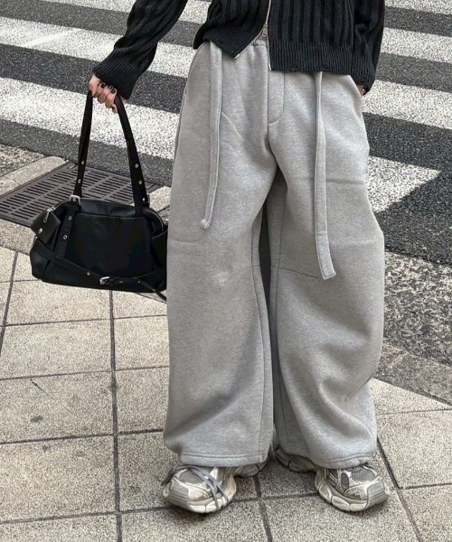 Chikashitsu +(チカシツプラス)の「【Chikashitsu +】vintage belt shoulder bag / 【チカシツプラス】ヴィンテージベルトショルダーバッグ(ショルダーバッグ・メンズ・ブラック/バーガンディー・ONE SIZE)」の9枚目の写真