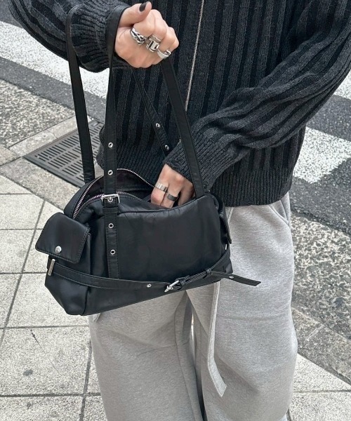 Chikashitsu +(チカシツプラス)の「【Chikashitsu +】vintage belt shoulder bag / 【チカシツプラス】ヴィンテージベルトショルダーバッグ(ショルダーバッグ・メンズ・ブラック/バーガンディー・ONE SIZE)」の7枚目の写真
