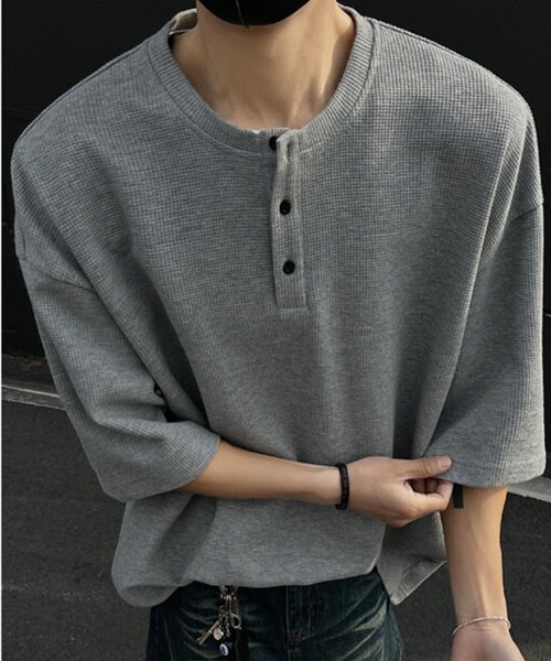 WESTBOY(ウエストボーイ)の「ミニマルヘンリーネック ワッフルオーバーTシャツ WO26S4TP19(その他トップス・メンズ・グレー/ブラック/ホワイト・XL/M/L)」の7枚目の写真