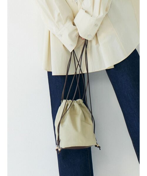 Ungrid（アングリッド）の「キャンバスショルダーバッグ（ショルダーバッグ・レディース・カーキ/アイボリー・FREE）」の2枚目の写真