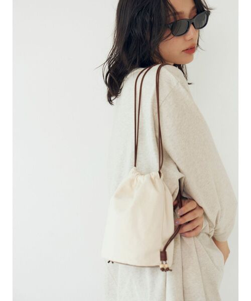 Ungrid（アングリッド）の「キャンバスショルダーバッグ（ショルダーバッグ・レディース・カーキ/アイボリー・FREE）」の3枚目の写真