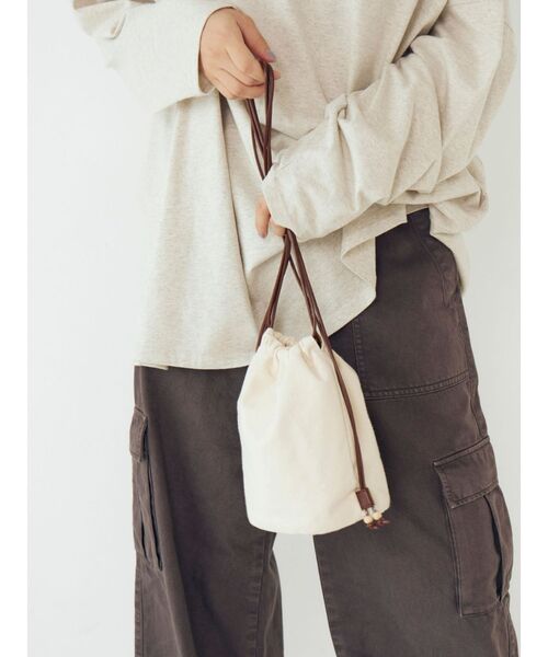 Ungrid（アングリッド）の「キャンバスショルダーバッグ（ショルダーバッグ・レディース・カーキ/アイボリー・FREE）」の4枚目の写真