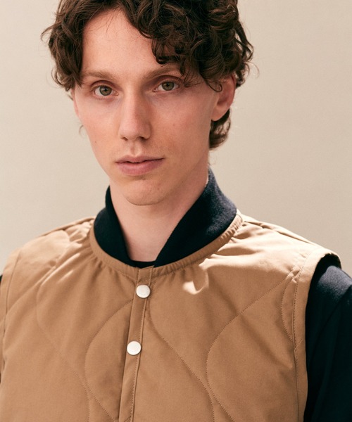 LAVENHAM(ラベンハム)の「Bomber Gilet Mens / ボンバー ジレ メンズ(ベスト・メンズ・ブラック/ブラウン/カーキ・S/M/L/XL/XS)」の13枚目の写真