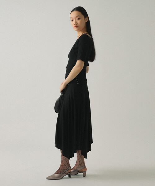 Ray BEAMS(レイビームス)の「RIB キリカエ アシメネック Tシャツ(Tシャツ/カットソー・レディース・ブラック/ワイン/ホワイト・ONE SIZE)」の9枚目の写真
