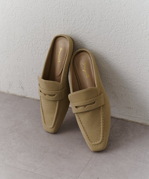 Omekashi(オメカシ)の「ローファースリッポン(ローファー・レディース・ベージュ/ブラック・LARGE/MEDIUM/SMALL)」の1枚目の写真