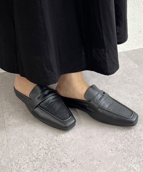 Omekashi(オメカシ)の「ローファースリッポン(ローファー・レディース・ベージュ/ブラック・LARGE/MEDIUM/SMALL)」の4枚目の写真