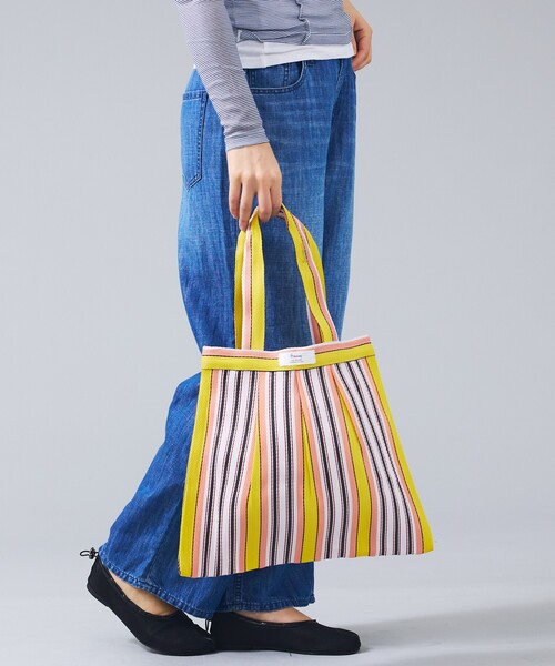 Rouge vif la cle(ルージュヴィフラクレ)の「【Swaraj /スワラージ】タックチュールトートバッグ/光沢(トートバッグ・レディース・パープル/ブラック/グリーン/オレンジ/イエロー・フリー)」の11枚目の写真