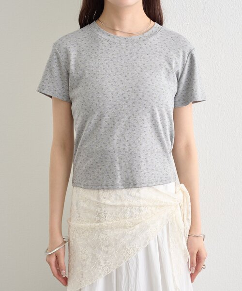 mystic（ミスティック）の「《WEB限定》クルーチビフラワーTシャツ（Tシャツ/カットソー・レディース・オフホワイト/グレー/ブラック・FREE）」の4枚目の写真