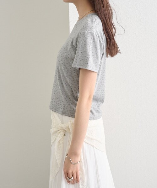 mystic（ミスティック）の「《WEB限定》クルーチビフラワーTシャツ（Tシャツ/カットソー・レディース・オフホワイト/グレー/ブラック・FREE）」の5枚目の写真