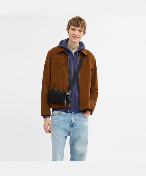 COACH（コーチ）の「クリントン クロスボディ バッグ（ショルダーバッグ・メンズ・ブラック系その他・ONE）」の2枚目の写真