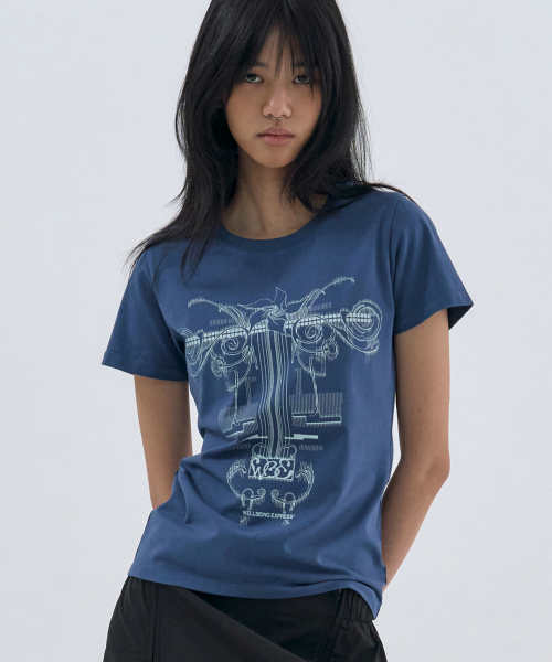 WELLBEING EXPRESS(ウェルビーイングエクスプレス)の「Flower Tattoo Tee Navy(Tシャツ/カットソー・レディース・その他・SMALL/MEDIUM/LARGE)」の1枚目の写真