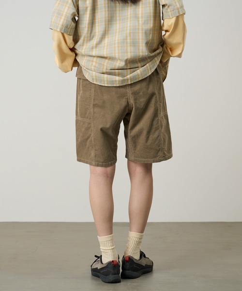 Gramicci(グラミチ)の「W’S CORDUROY UTILITY SHORT|ウィメンズコーデュロイユーティリティショーツ(その他パンツ・レディース・ネイビー/オリーブ/ベージュ・L/M/S)」の4枚目の写真