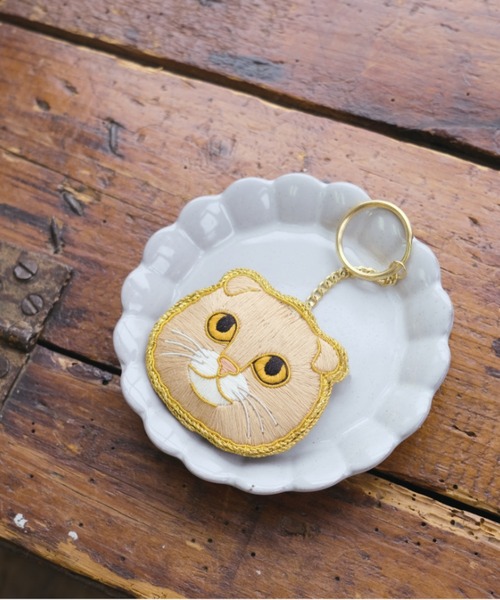 Nyatelier/ニャトリエ〉ハンドメイド 刺繍 猫キーホルダー
