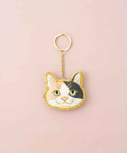 Nyatelier/ニャトリエ〉ハンドメイド 刺繍 猫キーホルダー