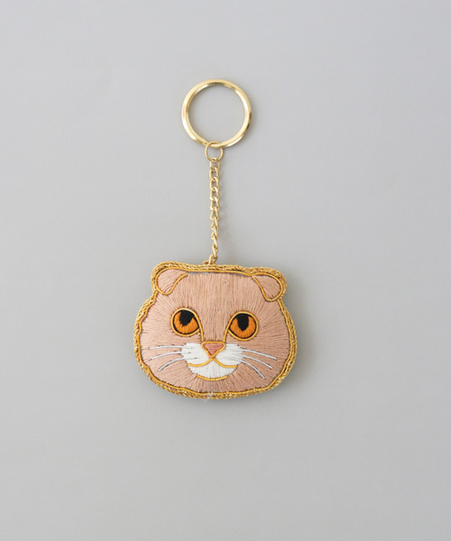 Nyatelier/ニャトリエ〉ハンドメイド 刺繍 猫キーホルダー
