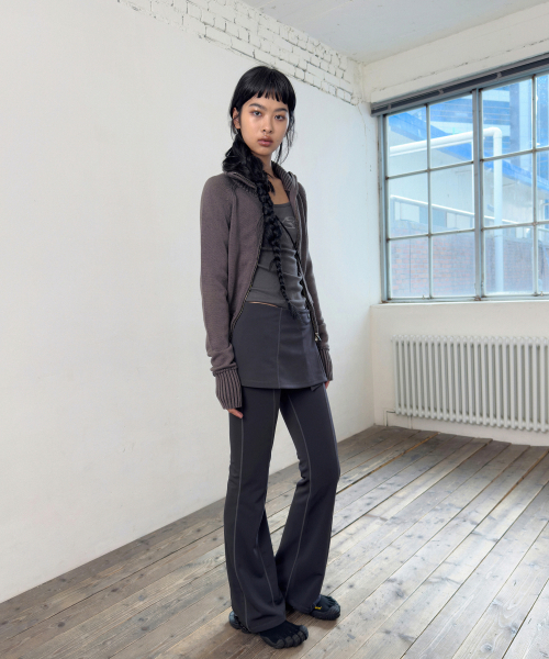 PORTERNA（ポルテナ）の「GRAPHIC U-NECK LONG SLEEVE T-SHIRT-CHARCOAL（Tシャツ/カットソー・レディース・その他・X-SMALL）」の14枚目の写真