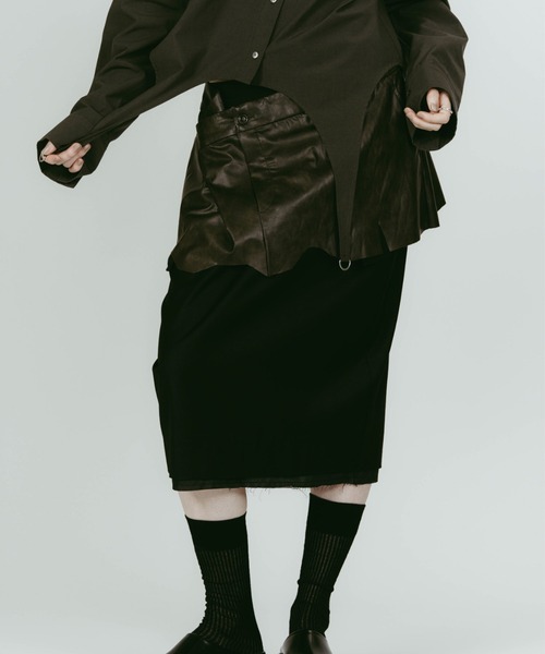 Knuth Marf(クヌースマーフ)の「Knuth Marf cut layered mid lengthskirt(スカート・レディース・ブラック・X-SMALL/SMALL)」の22枚目の写真