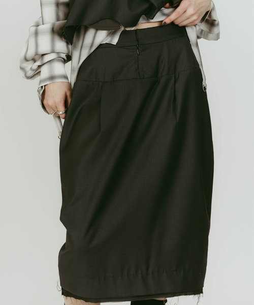Knuth Marf(クヌースマーフ)の「Knuth Marf cut layered mid lengthskirt(スカート・レディース・ブラック・X-SMALL/SMALL)」の4枚目の写真