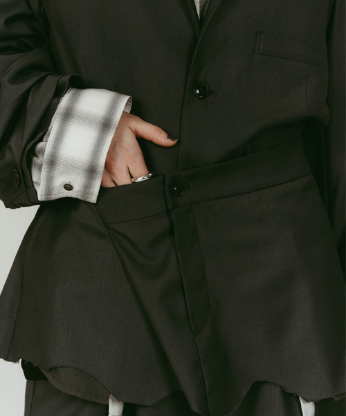 Knuth Marf(クヌースマーフ)の「Knuth Marf cut layered mid lengthskirt(スカート・レディース・ブラック・X-SMALL/SMALL)」の7枚目の写真