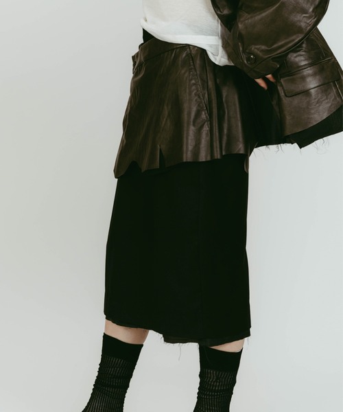 Knuth Marf(クヌースマーフ)の「Knuth Marf cut layered mid lengthskirt(スカート・レディース・ブラック・X-SMALL/SMALL)」の9枚目の写真